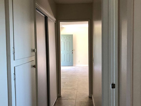 5th image of 326 S El Camino Real Unit A