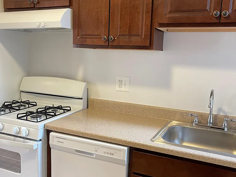 1637 W Estes Ave #3 — Photo 9