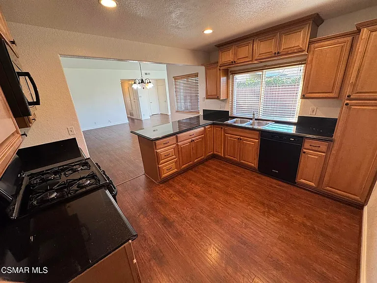 2263 Workman Ave — Photo 8