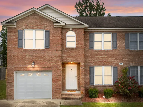 305 S Pointe Drive #A, Winterville, NC 28590