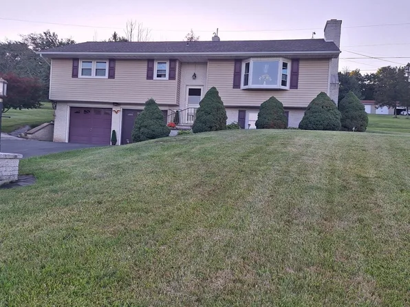 5 Forrys Ct, Lewisberry, PA 17339