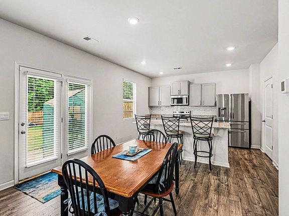 3rd image of 8233 Bluewater Dr