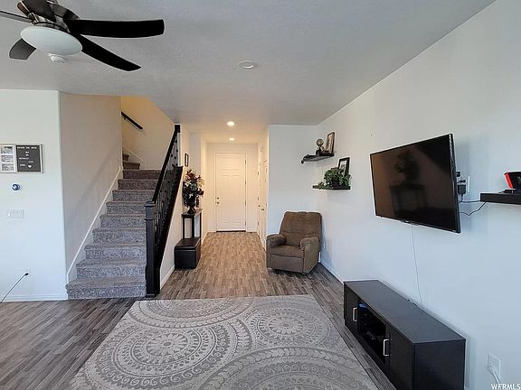 4th image of 3064 S Red Pine Dr