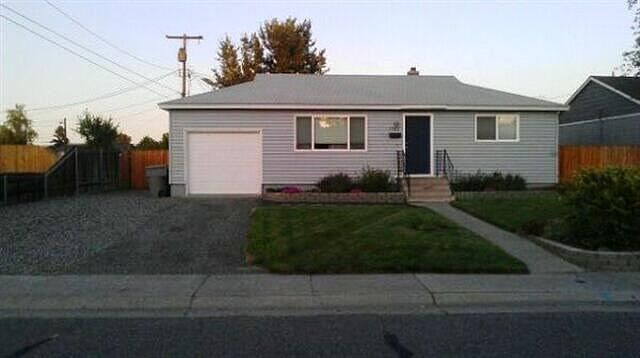 1st image of 1902 Everest Ave