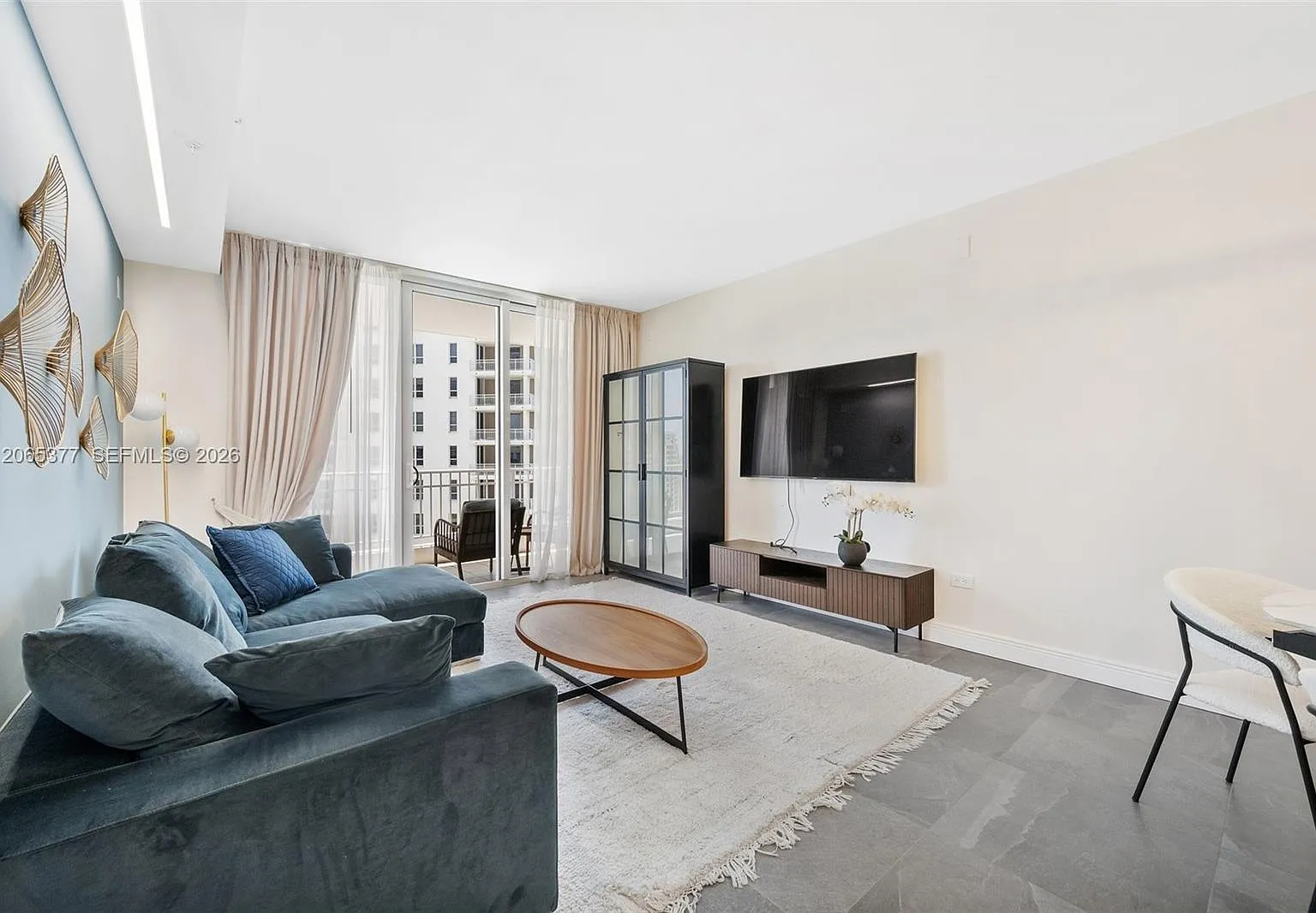 Courts Brickell Key Condo — Photo 3