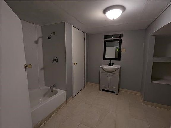 5th image of 2132 Maddi Ave