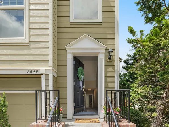 2649 NW Kennedy Ct, Portland, OR 97229