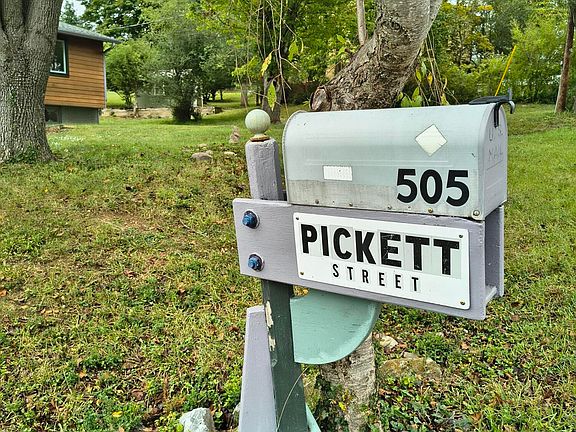 3rd image of 505 Pickett St