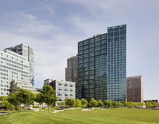 Rented by Bond New York | media 14