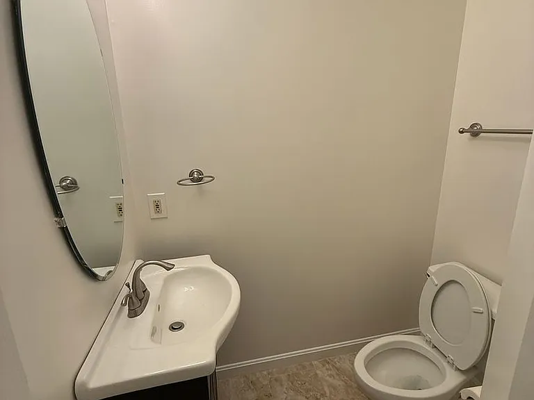 5506 Whitley Park Ter — Photo 15