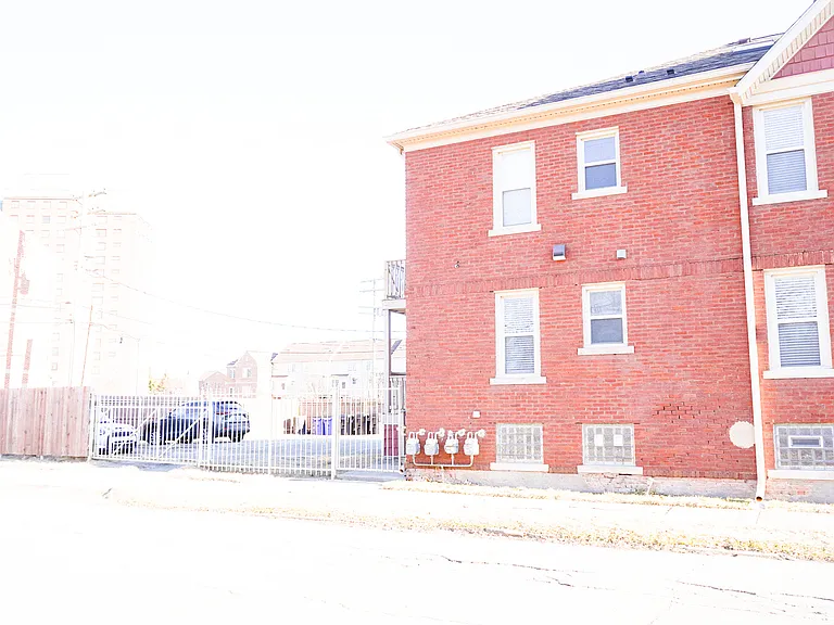 2-3714 Lincoln St #2 — Photo 2