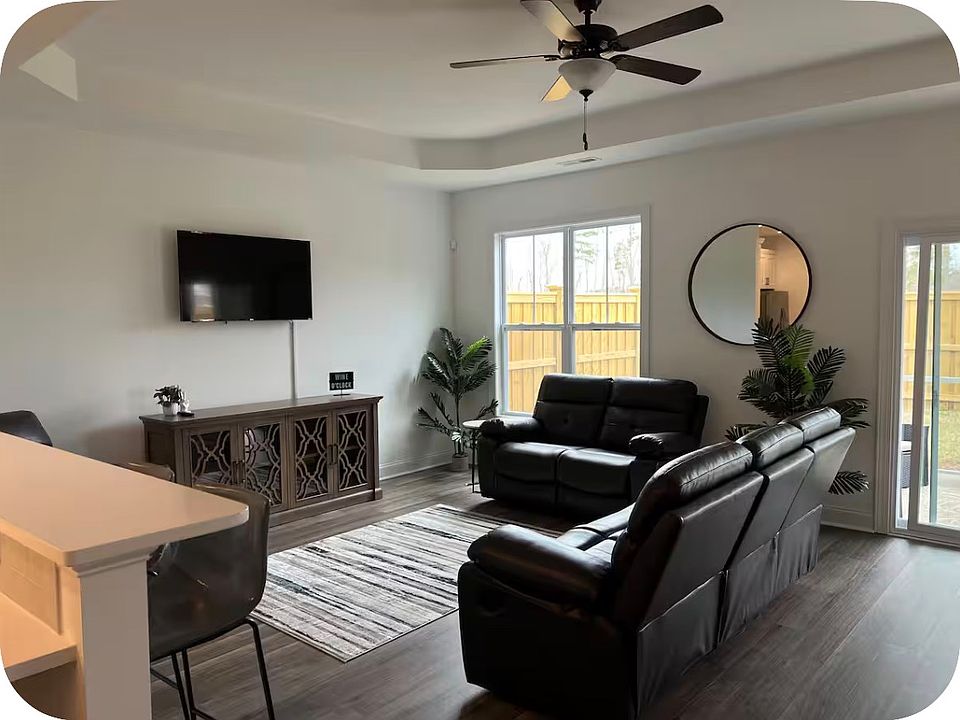 1st image of 2889 Southern Magnolia Dr