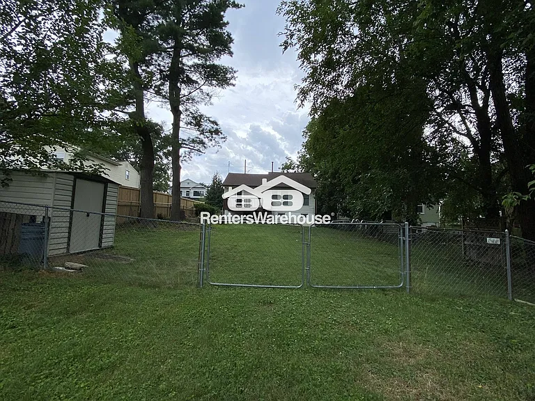 422 Reading Ave — Photo 32