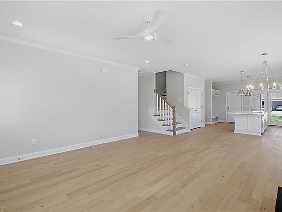 4th image of 1641 Cross Village Ave