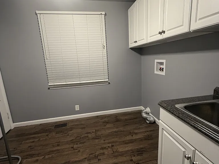 304 Dorr Dr — Photo 16