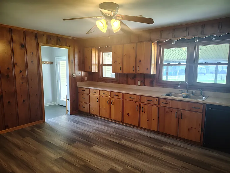 208 High St — Photo 3