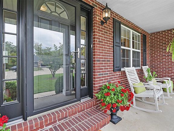 5th image of 156 Oaklawn Dr