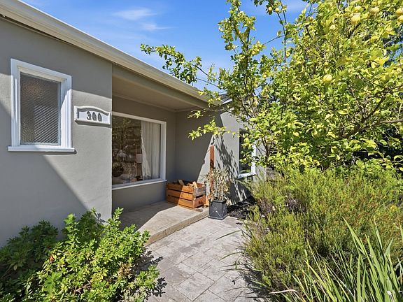 5th image of 300 De Anza Ave