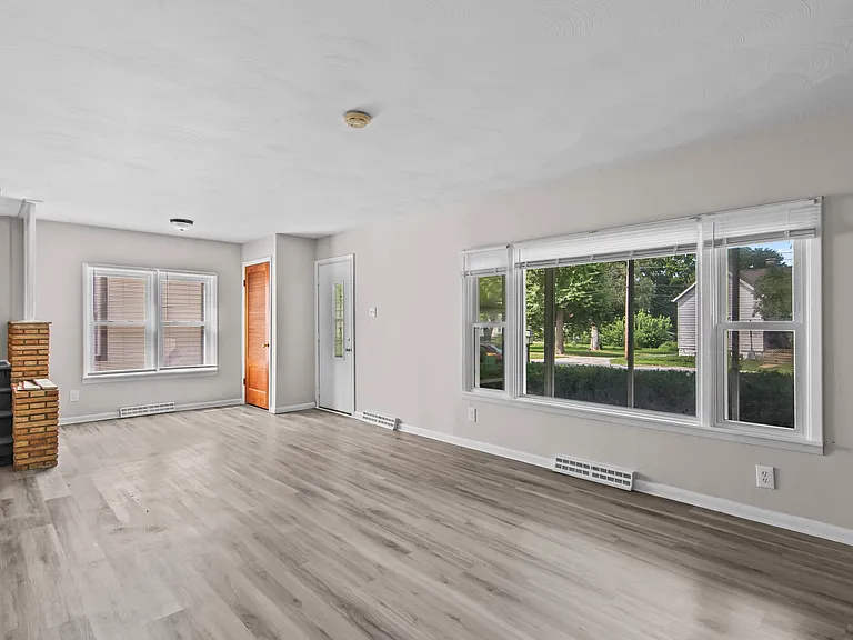 1220 N Bond St — Photo 11