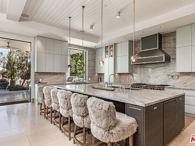 618 N Beverly Dr — Photo 13