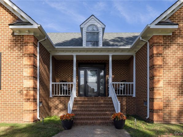 4900 Wellington Farms Dr, Chester, VA 23831
