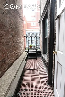 Rented by Compass | media 12