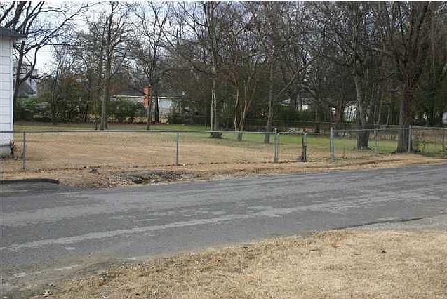 2nd image of 2667 25th St