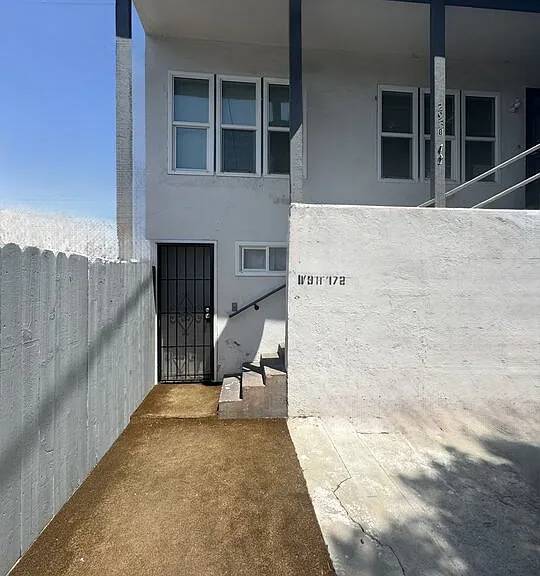 2911 W Florence Ave — Photo 3