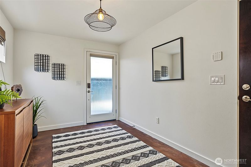 2nd image of 6534 42nd Avenue SW #B
