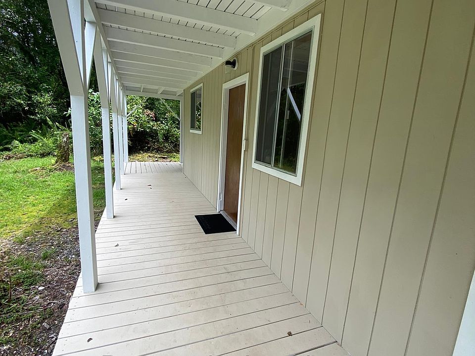 entrance side of house