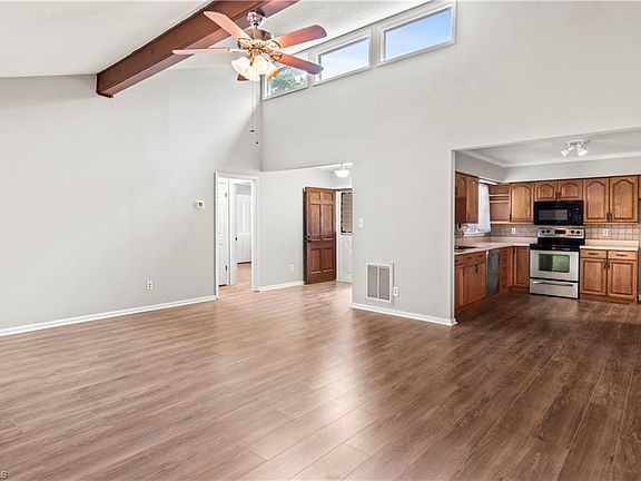 5th image of 308 Pine Valley Dr