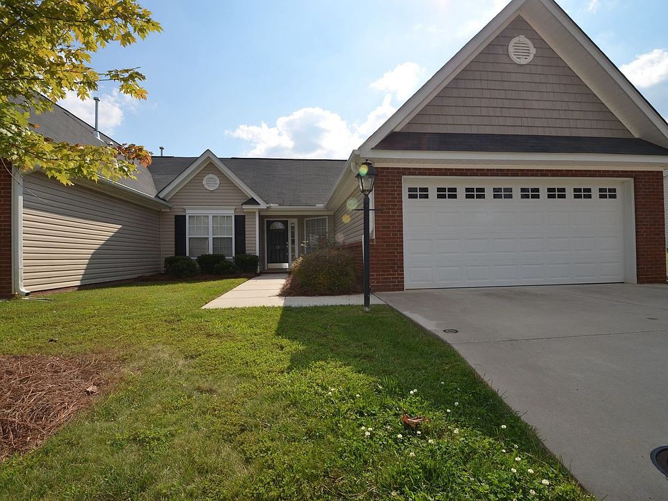 1st image of 18 Leesford Trl