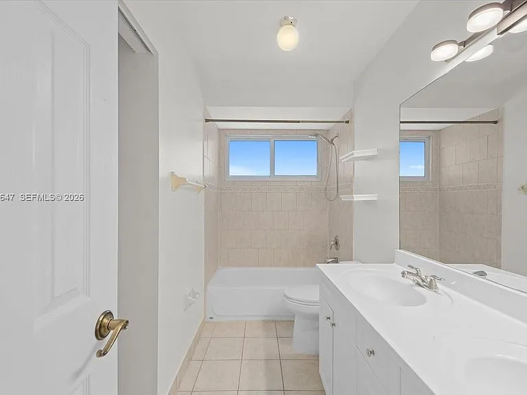 2560 Bass Way — Photo 12