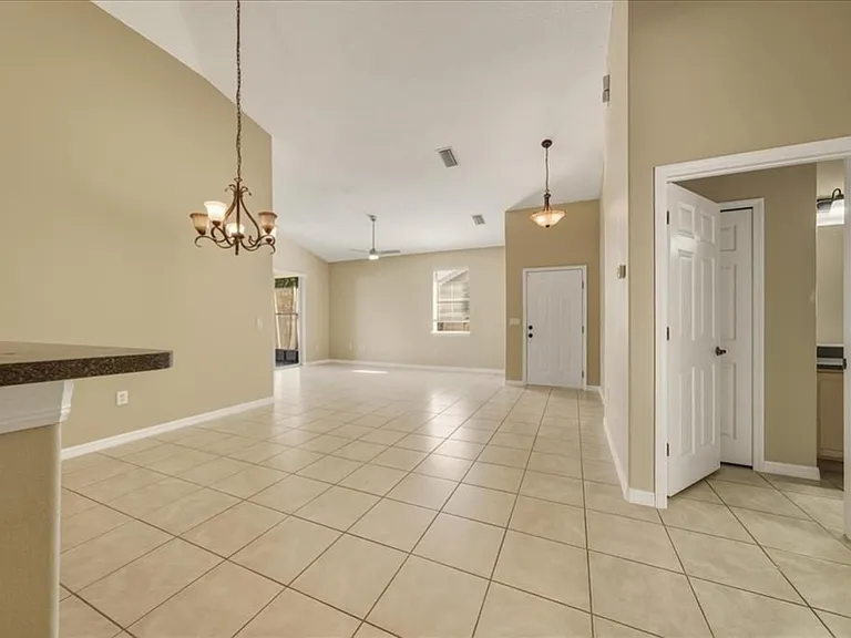 20647 Majestic St #20647 — Photo 10