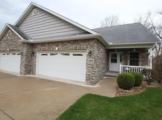 306 Cypress Point, Washington, IL 61571