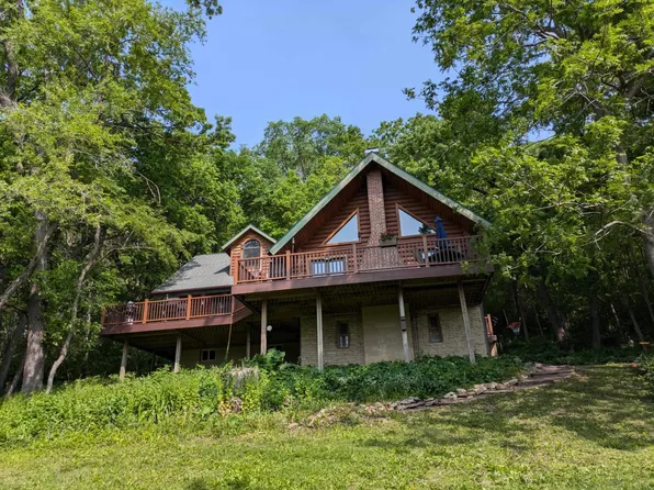 2112 State Highway 9, Decorah, IA 52101