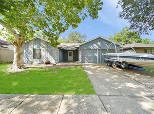 6810 Renfro Dr, Richmond, TX 77469