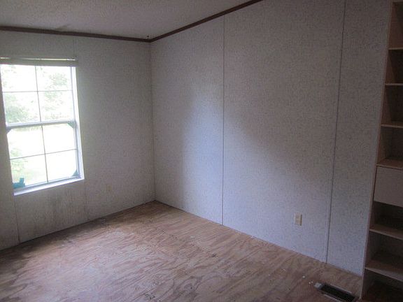 5th image of 7 Zackery Ln