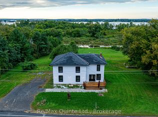2242 County Road 3 Rd, Prince Edward County, ON K0K1L0