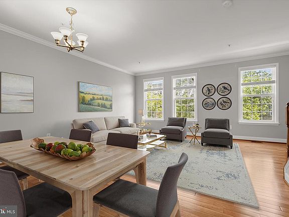 2nd image of 563 Pelican Ave