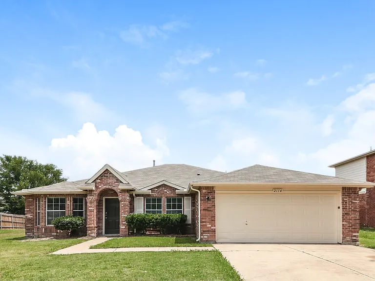 2114 Rose May Dr — Photo 1