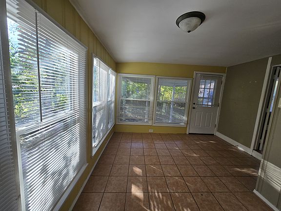 Hallway_FrontEntrance