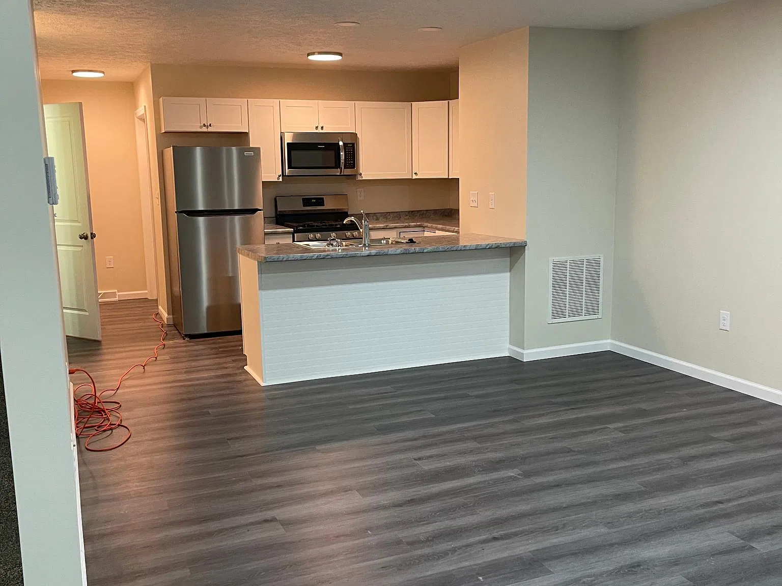 2 bed, 1.5 bath, $1,500 — Photo 3