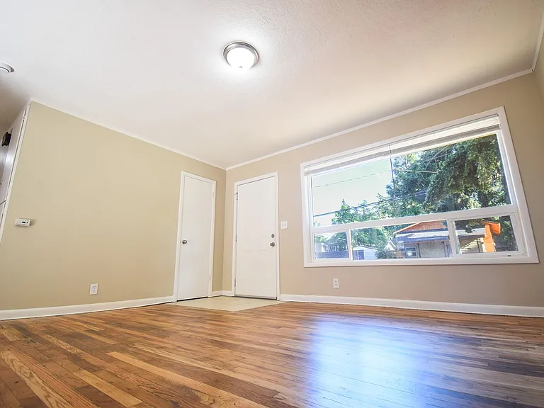 6309 SE Overland St — Photo 3