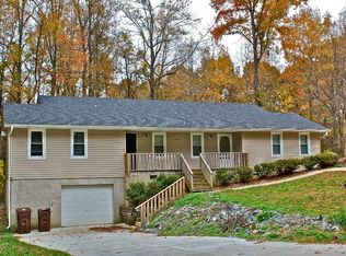 2804 Liberty Oaks Dr, Greensboro, NC 27406