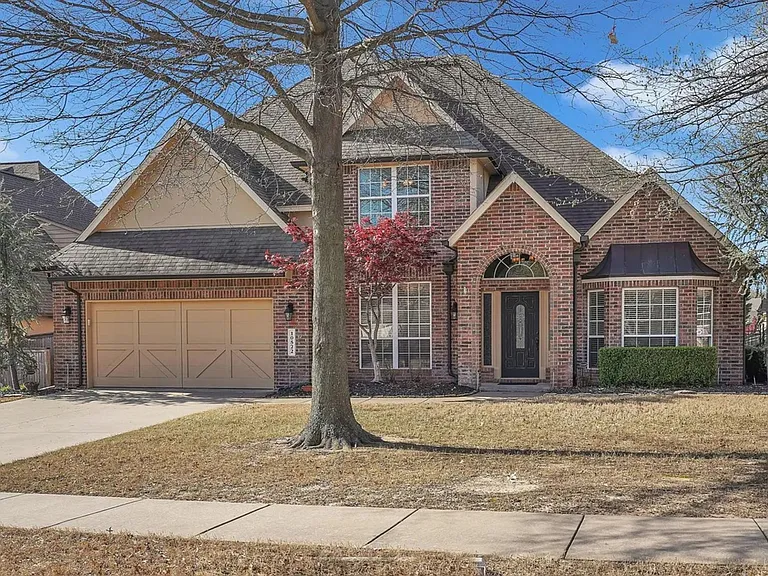 10522 S 92nd East Cir — Photo 1