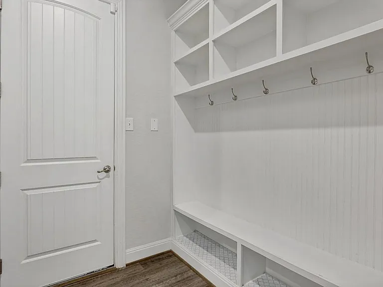 727 Spinnaker Loop — Photo 26