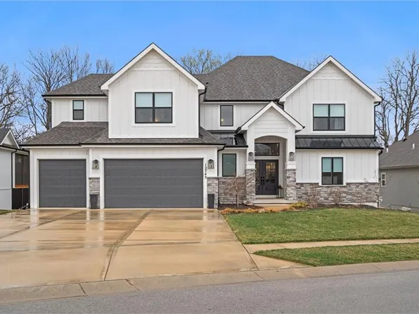 12745 N Larkspur Ln, Platte City, MO 64079