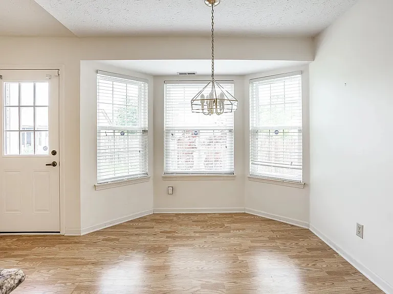 1911 Maple Park Dr — Photo 8