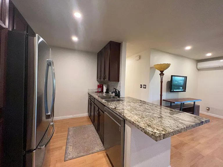 140 Uwapo Rd #16-203 — Photo 9